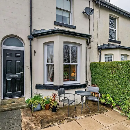 Holiday home 2 Bed In Hh037 *